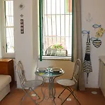 Le Petit Bouganville