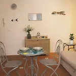 Lägenhet Le Petit Bouganville Salerno
